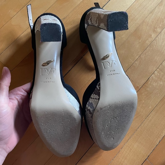 DVF Diane von Furstenberg Mika pumps in snake suede leather (Size 9 1/2) - Picture 4 of 6